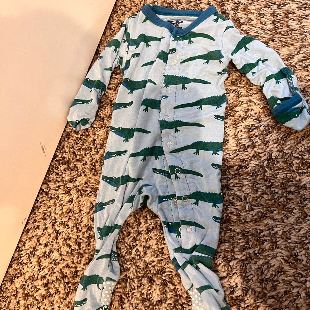 Newborn KicKee pants